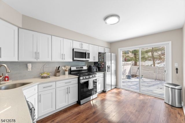 48 Sapphire Ln, Franklin Twp., NJ 08823