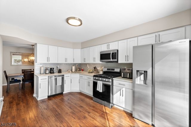 48 Sapphire Ln, Franklin Twp., NJ 08823