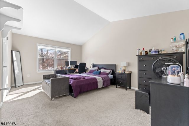 48 Sapphire Ln, Franklin Twp., NJ 08823