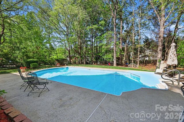 1601 Ivy Bluff Way, Matthews, NC 28105