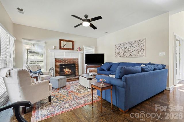 1601 Ivy Bluff Way, Matthews, NC 28105