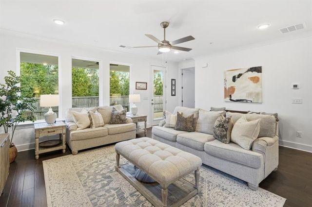 209 Floral Valley, Woodstock, GA 30188