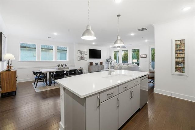 209 Floral Valley, Woodstock, GA 30188