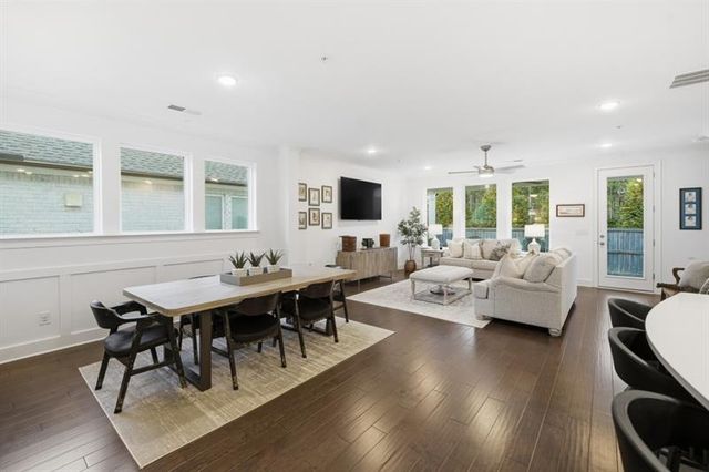 209 Floral Valley, Woodstock, GA 30188