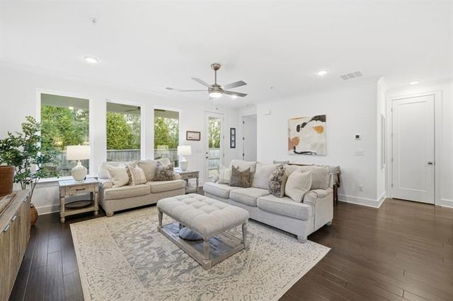 209 Floral Valley, Woodstock, GA 30188