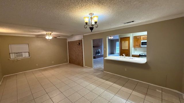 960 Meadowcove Circle, Garland, TX 75043