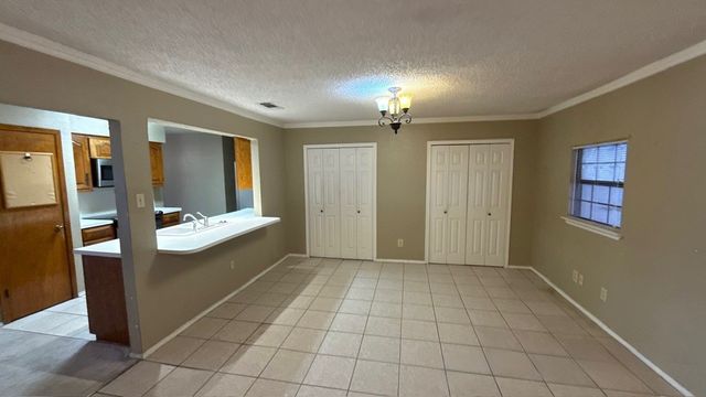 960 Meadowcove Circle, Garland, TX 75043