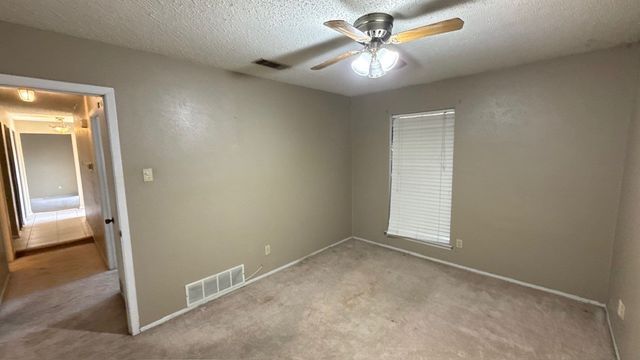 960 Meadowcove Circle, Garland, TX 75043