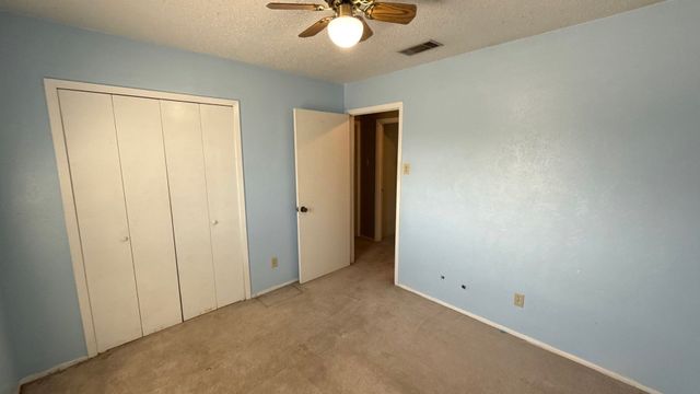 960 Meadowcove Circle, Garland, TX 75043