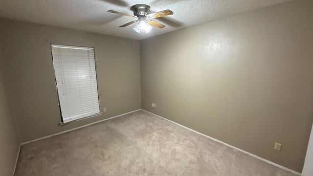 960 Meadowcove Circle, Garland, TX 75043