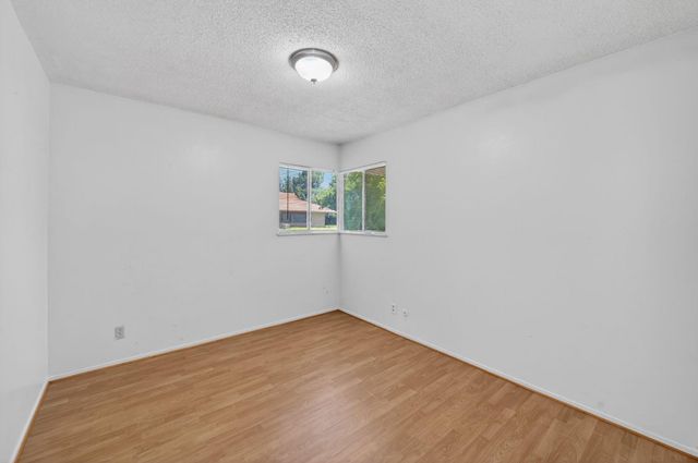 3144 E Santa Ana Avenue, Fresno, CA 93726