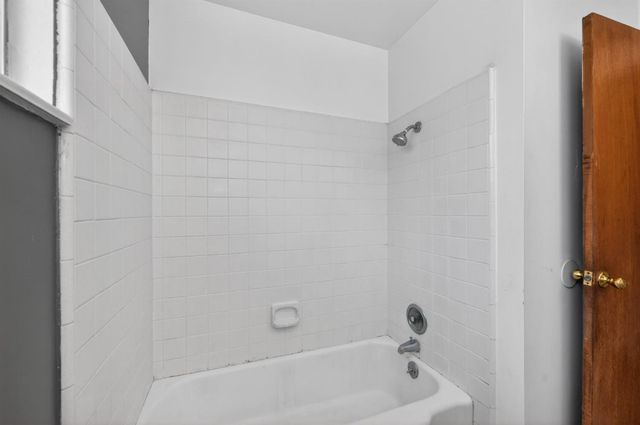3144 E Santa Ana Avenue, Fresno, CA 93726