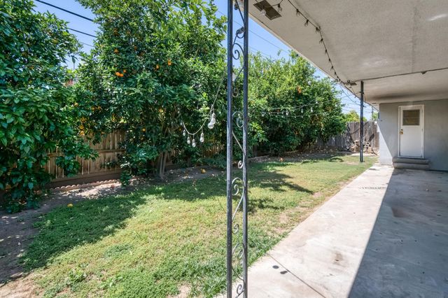 3144 E Santa Ana Avenue, Fresno, CA 93726