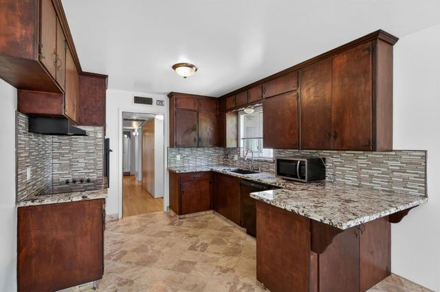 3144 E Santa Ana Avenue, Fresno, CA 93726