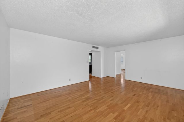 3144 E Santa Ana Avenue, Fresno, CA 93726