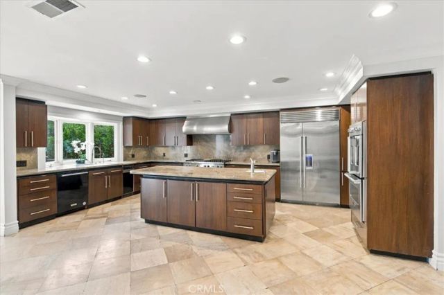 5320 Louise Avenue, Encino, CA 91316