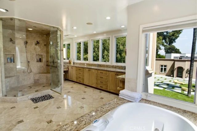 5320 Louise Avenue, Encino, CA 91316