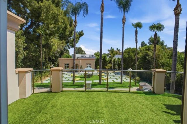 5320 Louise Avenue, Encino, CA 91316