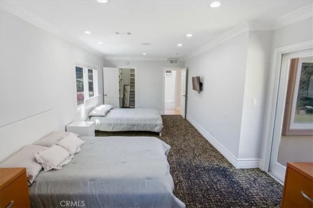 5320 Louise Avenue, Encino, CA 91316