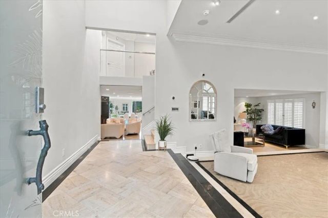 5320 Louise Avenue, Encino, CA 91316