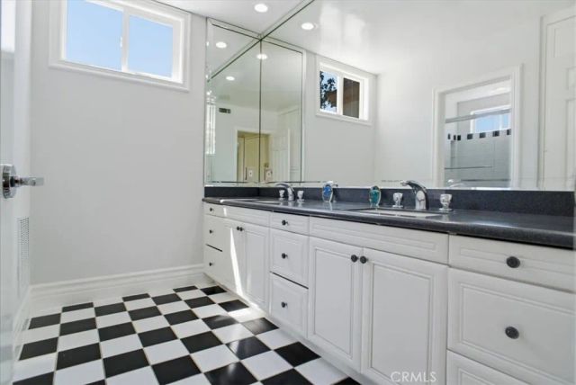 5320 Louise Avenue, Encino, CA 91316