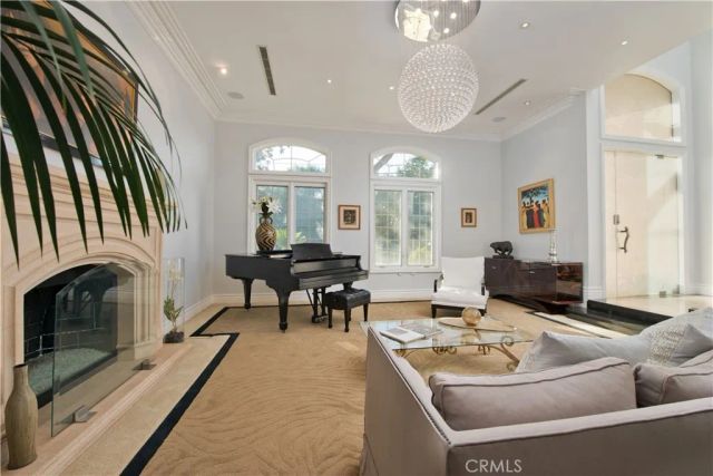 5320 Louise Avenue, Encino, CA 91316