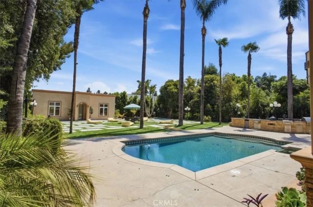 5320 Louise Avenue, Encino, CA 91316