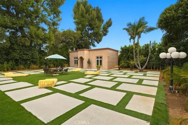 5320 Louise Avenue, Encino, CA 91316