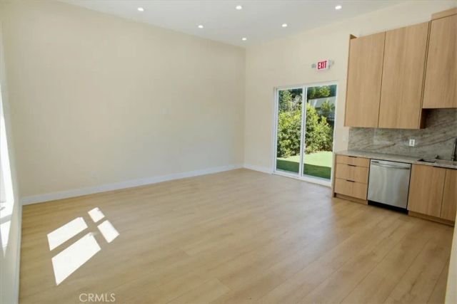 5320 Louise Avenue, Encino, CA 91316