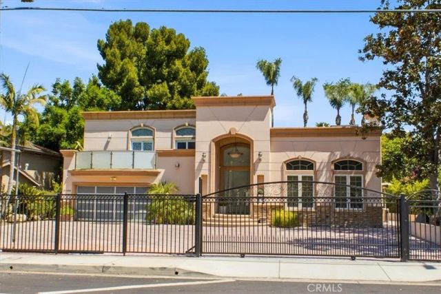 5320 Louise Avenue, Encino, CA 91316