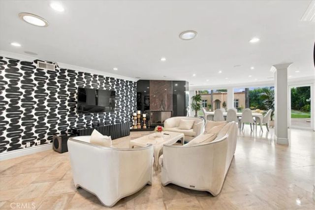 5320 Louise Avenue, Encino, CA 91316