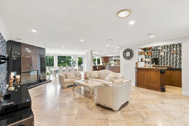 5320 Louise Avenue, Encino, CA 91316