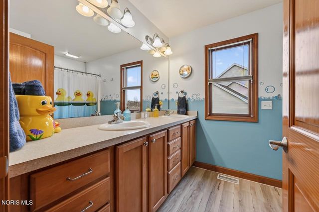 5742 Maple Creek Boulevard, Sylvania, OH 43560