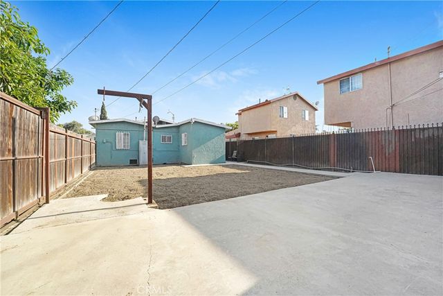 2217 Mortimer Avenue, Huntington Park, CA 90255