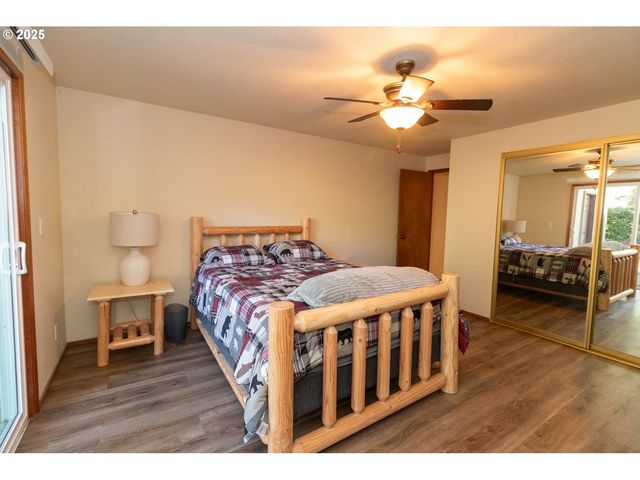 83694 ERHART Rd, Florence, OR 97439