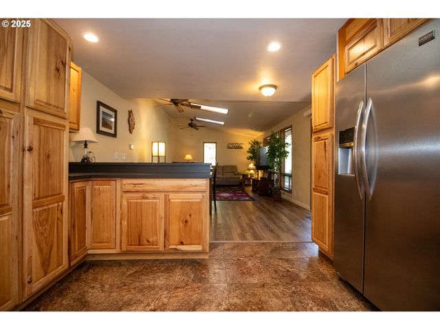 83694 ERHART Rd, Florence, OR 97439