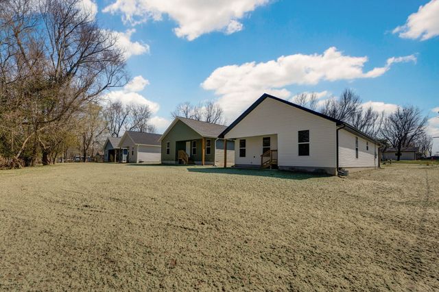 1113 E Smith Street, Springfield, MO 65803