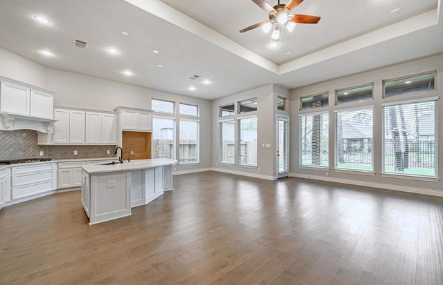9726 Roaring River Falls Lane, Porter, TX 77365