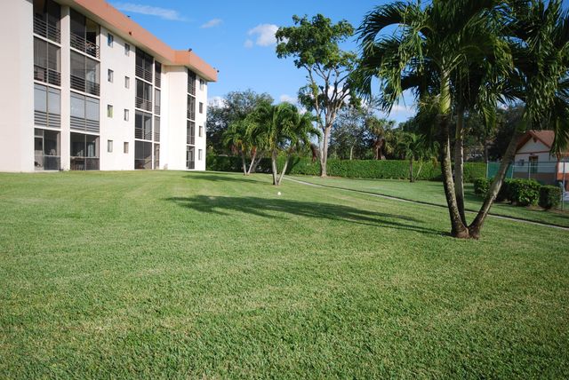 5917 Via Vermilya 308, Lake Worth, FL 33462