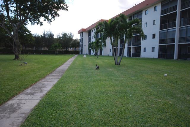 5917 Via Vermilya 308, Lake Worth, FL 33462