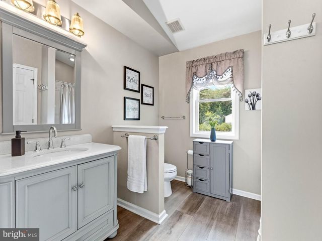 425 DELAWARE AVE, Delanco, NJ 08075