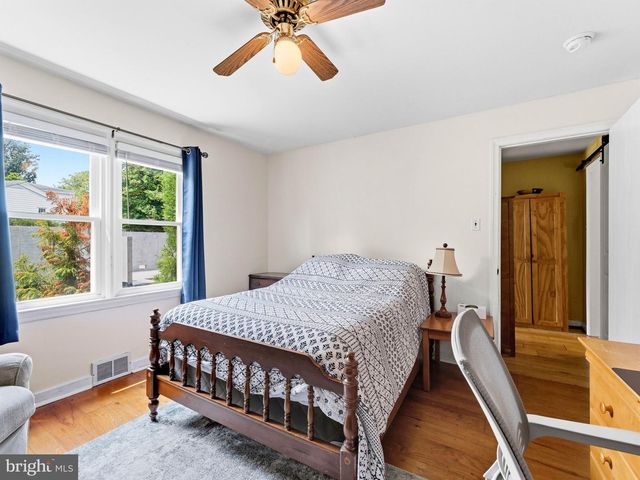 425 DELAWARE AVE, Delanco, NJ 08075