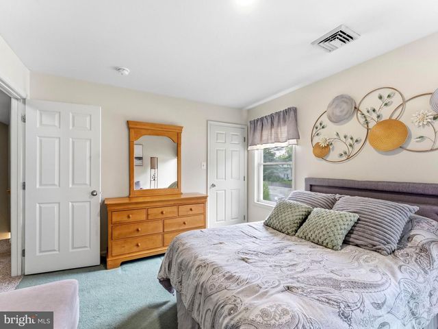 425 DELAWARE AVE, Delanco, NJ 08075