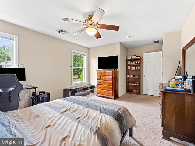 425 DELAWARE AVE, Delanco, NJ 08075