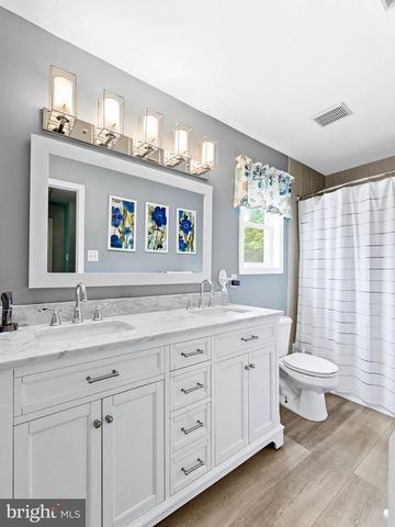 425 DELAWARE AVE, Delanco, NJ 08075