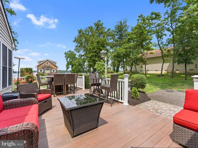 425 DELAWARE AVE, Delanco, NJ 08075