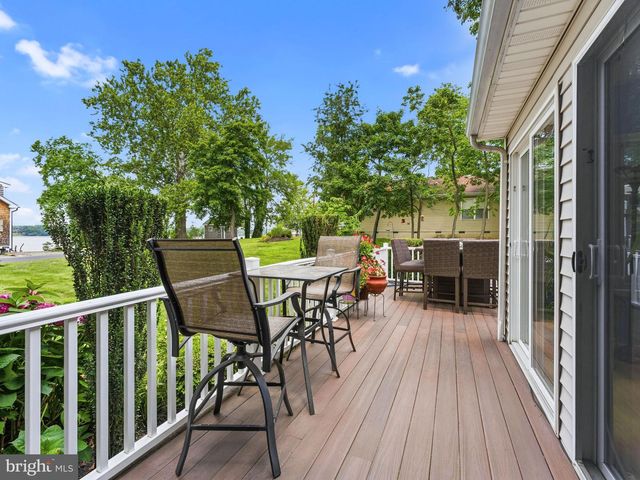 425 DELAWARE AVE, Delanco, NJ 08075