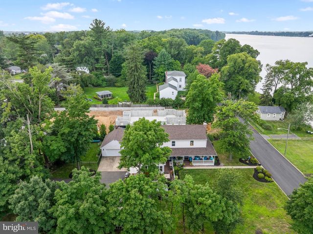 425 DELAWARE AVE, Delanco, NJ 08075