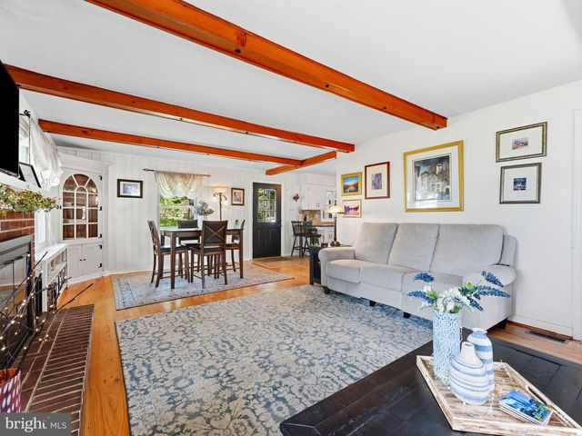 425 DELAWARE AVE, Delanco, NJ 08075