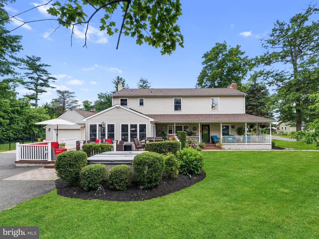 425 DELAWARE AVE, Delanco, NJ 08075